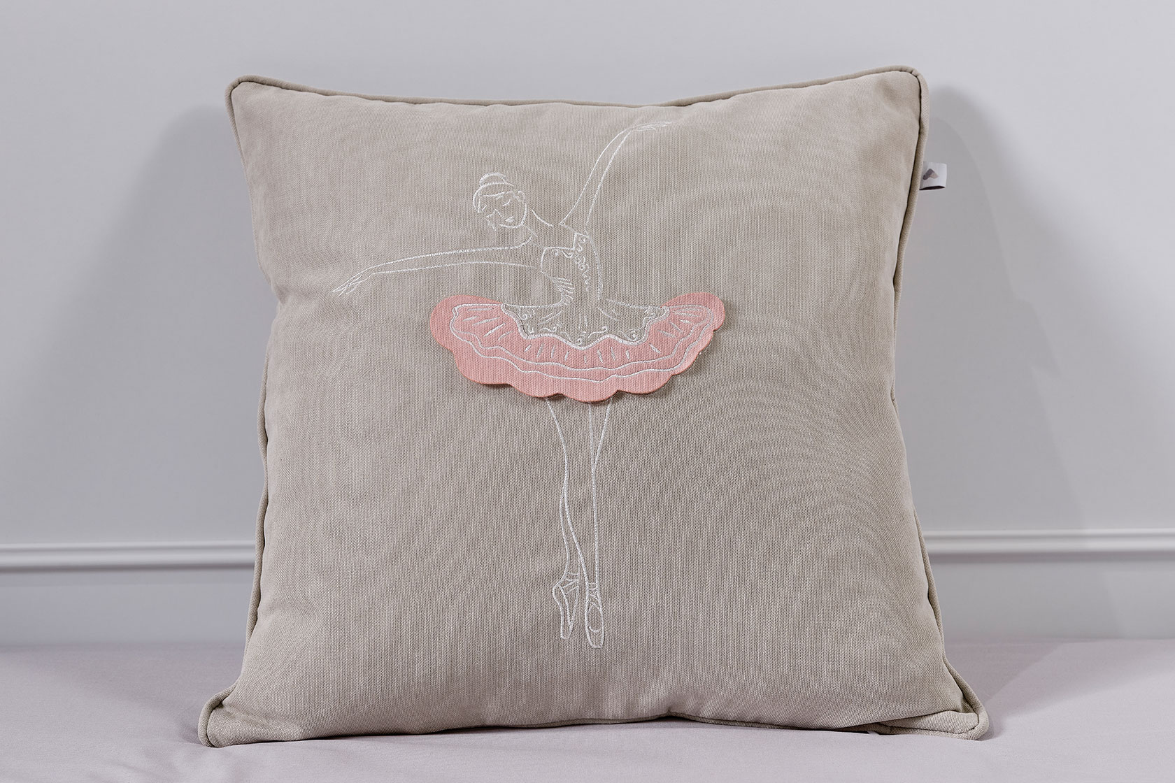 CUSHION BALLERINA NO:02 - Image 2